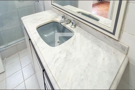 Casa para alugar com 174m², 3 quartos e 1 vaga Casa para alugar com 174m², 3 quartos e 1 vagaBanheiro da Suíte 1