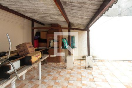 Casa à venda com 200m², 5 quartos e 5 vagas Casa à venda com 200m², 5 quartos e 5 vagasTerraço