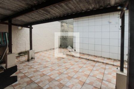 Casa à venda com 200m², 5 quartos e 5 vagas Casa à venda com 200m², 5 quartos e 5 vagasTerraço