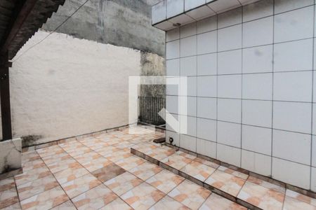 Casa à venda com 200m², 5 quartos e 5 vagas Casa à venda com 200m², 5 quartos e 5 vagasTerraço