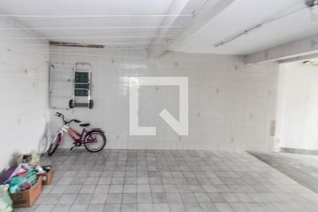 Casa à venda com 200m², 5 quartos e 5 vagas Casa à venda com 200m², 5 quartos e 5 vagasÁrea de Serviço