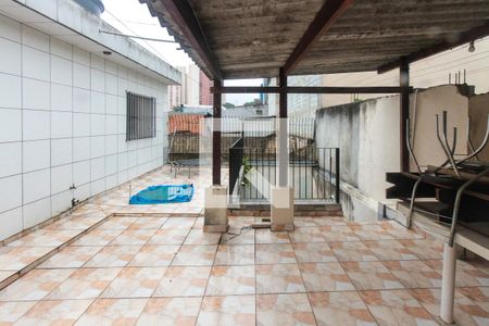 Casa à venda com 200m², 5 quartos e 5 vagas Casa à venda com 200m², 5 quartos e 5 vagasTerraço
