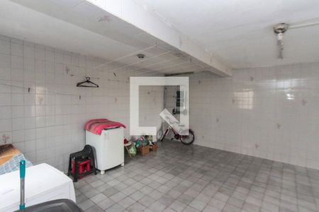 Casa à venda com 200m², 5 quartos e 5 vagas Casa à venda com 200m², 5 quartos e 5 vagasÁrea de Serviço