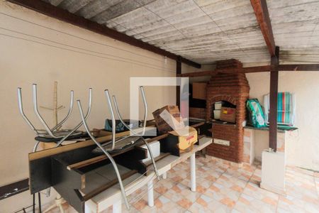 Casa à venda com 200m², 5 quartos e 5 vagas Casa à venda com 200m², 5 quartos e 5 vagasTerraço