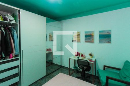 Casa à venda com 200m², 5 quartos e 5 vagas Casa à venda com 200m², 5 quartos e 5 vagasQuarto 02