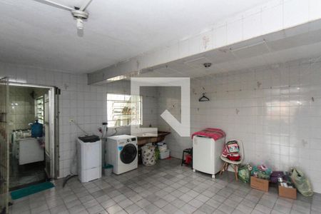 Casa à venda com 200m², 5 quartos e 5 vagas Casa à venda com 200m², 5 quartos e 5 vagasÁrea de Serviço