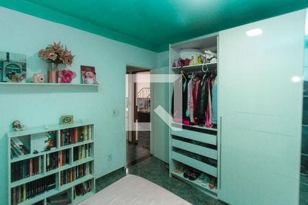 Casa à venda com 200m², 5 quartos e 5 vagas Casa à venda com 200m², 5 quartos e 5 vagasQuarto 02