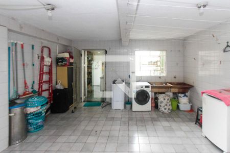 Casa à venda com 200m², 5 quartos e 5 vagas Casa à venda com 200m², 5 quartos e 5 vagasÁrea de Serviço