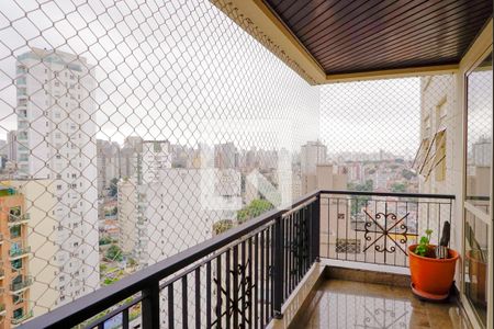 Apartamento à venda com 160m², 5 quartos e 3 vagas Apartamento à venda com 160m², 5 quartos e 3 vagasVaranda