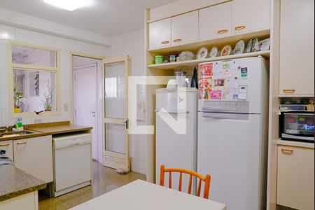 Apartamento à venda com 160m², 5 quartos e 3 vagas Apartamento à venda com 160m², 5 quartos e 3 vagasCozinha