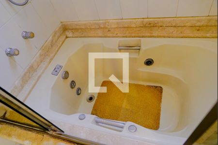 Apartamento à venda com 160m², 5 quartos e 3 vagas Apartamento à venda com 160m², 5 quartos e 3 vagasBanheiro Suíte 2