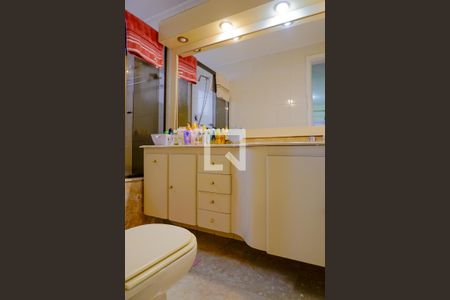 Apartamento à venda com 160m², 5 quartos e 3 vagas Apartamento à venda com 160m², 5 quartos e 3 vagasBanheiro Suíte 2