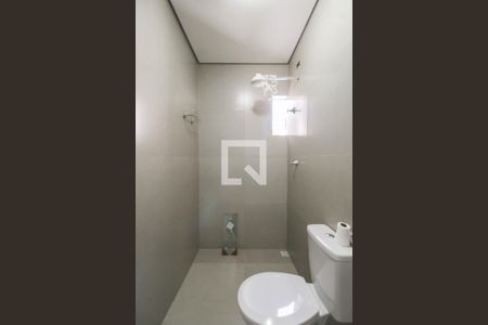 Banheiro de casa para alugar com 1 quarto, 45m² em Vila Invernada, São Paulo