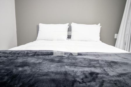 Estúdio- parede da cama  de kitnet/studio para alugar com 1 quarto, 28m² em Indianópolis, São Paulo