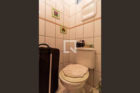 Casa à venda com 750m², 7 quartos e 3 vagas Casa à venda com 750m², 7 quartos e 3 vagasCasa 3 - Lavabo Externo