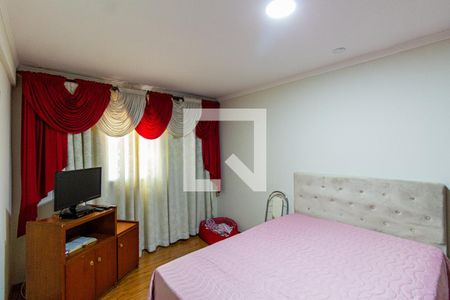 Casa à venda com 750m², 7 quartos e 3 vagas Casa à venda com 750m², 7 quartos e 3 vagasCasa 2 - Quarto