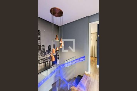 Casa de condomínio à venda com 111m², 3 quartos e 2 vagasEscada