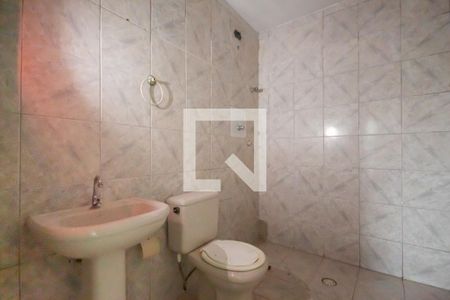 Banheiro de casa para alugar com 1 quarto, 50m² em Bussocaba, Osasco