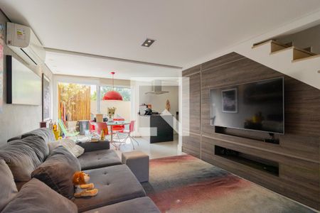 Sala de casa de condomínio para alugar com 2 quartos, 140m² em Parque Reboucas, São Paulo