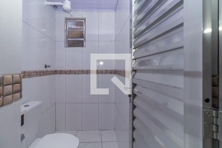 Banheiro de casa para alugar com 1 quarto, 52m² em Quinta da Paineira, São Paulo