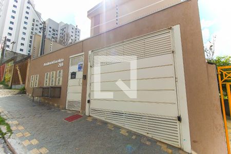 Casa de condomínio à venda com 42m², 2 quartos e 1 vaga Casa de condomínio à venda com 42m², 2 quartos e 1 vagaFachada