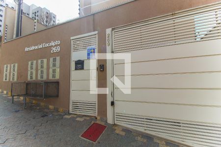 Casa de condomínio à venda com 42m², 2 quartos e 1 vaga Casa de condomínio à venda com 42m², 2 quartos e 1 vagaFachada