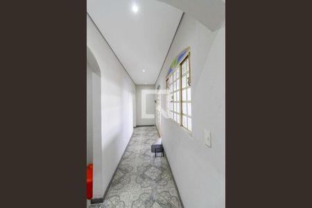 Corredor de casa para alugar com 3 quartos, 458m² em Maria Helena (justinópolis), Belo Horizonte