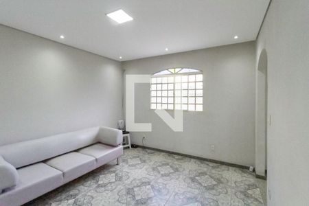 Sala  de casa para alugar com 3 quartos, 458m² em Maria Helena (justinópolis), Belo Horizonte