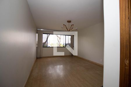 Apartamento para alugar com 83m², 3 quartos e sem vaga Apartamento para alugar com 83m², 3 quartos e sem vagaHall