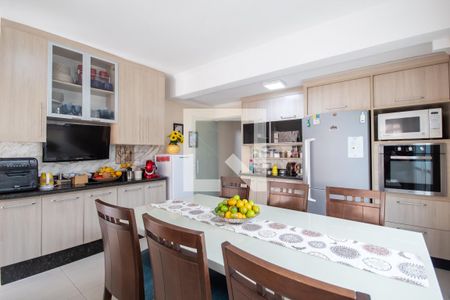 Casa à venda com 180m², 3 quartos e 3 vagas Casa à venda com 180m², 3 quartos e 3 vagasCozinha