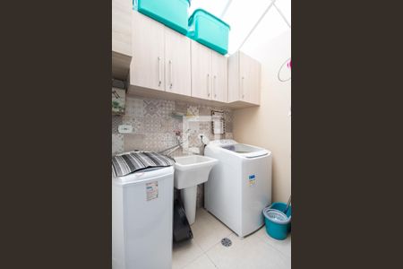 Casa à venda com 180m², 3 quartos e 3 vagas Casa à venda com 180m², 3 quartos e 3 vagasÁrea de Serviço