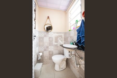 Casa à venda com 180m², 3 quartos e 3 vagas Casa à venda com 180m², 3 quartos e 3 vagasBanheiro de serviço