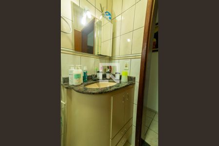 Casa à venda com 156m², 2 quartos e 4 vagas Casa à venda com 156m², 2 quartos e 4 vagasBanheiro 2