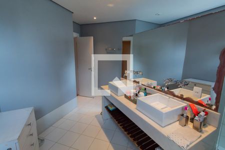 Apartamento à venda com 271m², 4 quartos e 5 vagas Apartamento à venda com 271m², 4 quartos e 5 vagasBanheiro do Quarto 4