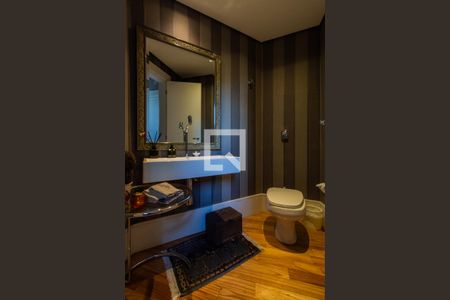 Apartamento à venda com 271m², 4 quartos e 5 vagas Apartamento à venda com 271m², 4 quartos e 5 vagasLavabo