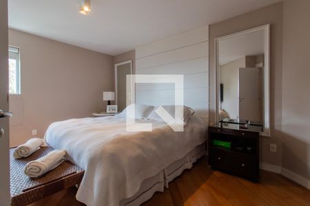 Apartamento à venda com 271m², 4 quartos e 5 vagas Apartamento à venda com 271m², 4 quartos e 5 vagasQuarto 4 - Suíte Master