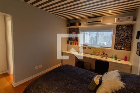 Apartamento à venda com 271m², 4 quartos e 5 vagas Apartamento à venda com 271m², 4 quartos e 5 vagasQuarto 1 - Suíte