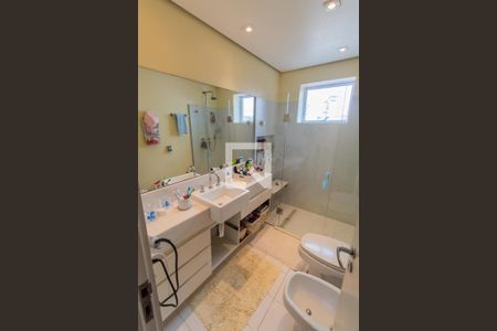 Apartamento à venda com 271m², 4 quartos e 5 vagas Apartamento à venda com 271m², 4 quartos e 5 vagasBanheiro do Quarto 1