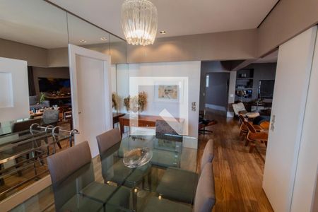 Apartamento à venda com 271m², 4 quartos e 5 vagas Apartamento à venda com 271m², 4 quartos e 5 vagasSala de Jantar