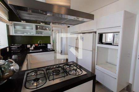 Apartamento à venda com 271m², 4 quartos e 5 vagas Apartamento à venda com 271m², 4 quartos e 5 vagasCozinha