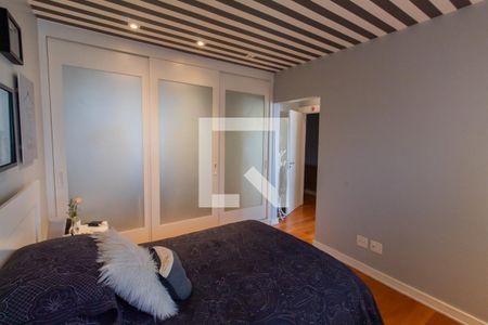 Apartamento à venda com 271m², 4 quartos e 5 vagas Apartamento à venda com 271m², 4 quartos e 5 vagasQuarto 1 - Suíte