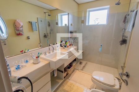 Apartamento à venda com 271m², 4 quartos e 5 vagas Apartamento à venda com 271m², 4 quartos e 5 vagasBanheiro do Quarto 1