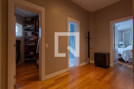 Apartamento à venda com 271m², 4 quartos e 5 vagas Apartamento à venda com 271m², 4 quartos e 5 vagasQuarto 4 - Suíte Master