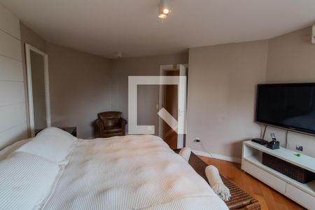 Apartamento à venda com 271m², 4 quartos e 5 vagas Apartamento à venda com 271m², 4 quartos e 5 vagasQuarto 4 - Suíte Master