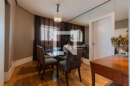 Apartamento à venda com 271m², 4 quartos e 5 vagas Apartamento à venda com 271m², 4 quartos e 5 vagasSala de Jantar