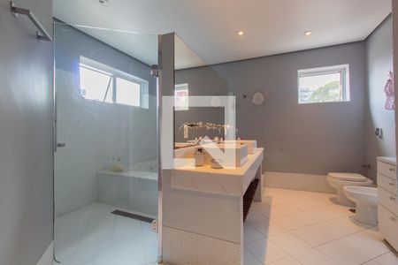 Apartamento à venda com 271m², 4 quartos e 5 vagas Apartamento à venda com 271m², 4 quartos e 5 vagasBanheiro do Quarto 4