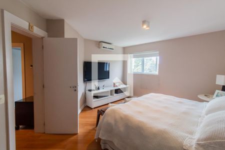 Apartamento à venda com 271m², 4 quartos e 5 vagas Apartamento à venda com 271m², 4 quartos e 5 vagasQuarto 4 - Suíte Master