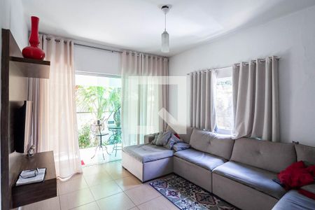 Sala  de casa à venda com 3 quartos, 120m² em Maria Helena, Belo Horizonte