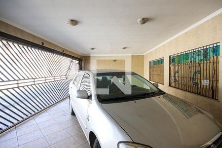 Casa à venda com 270m², 3 quartos e 4 vagas Casa à venda com 270m², 3 quartos e 4 vagasGaragem