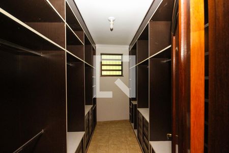 Casa à venda com 270m², 3 quartos e 4 vagas Casa à venda com 270m², 3 quartos e 4 vagasCloset